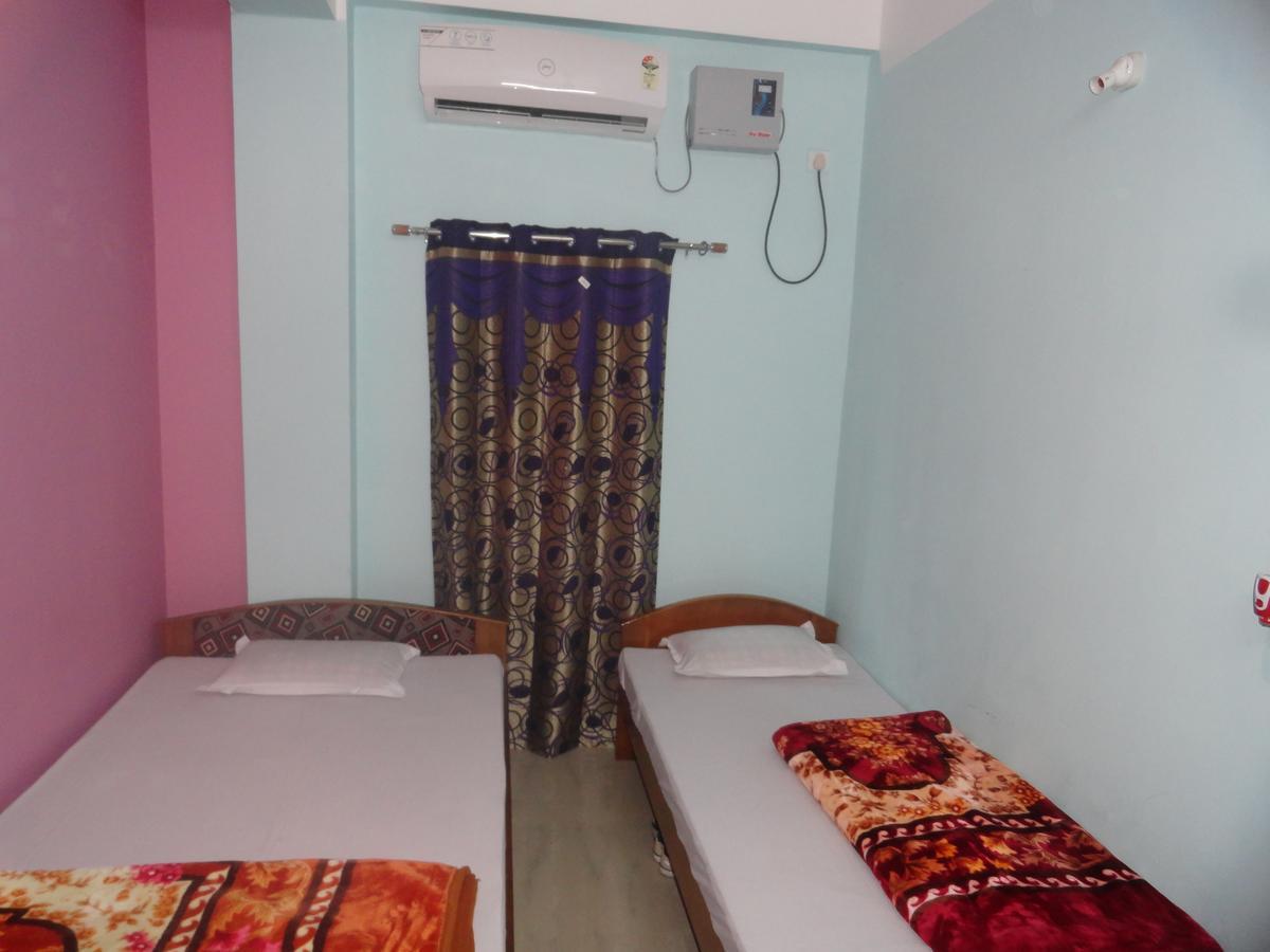 Hotel Kaustav Tezpur Ngoại thất bức ảnh